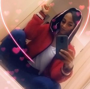 Meet your Posher, Nikki